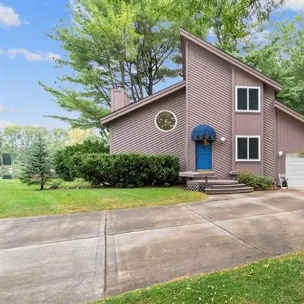 Buy this 3 bed house on 4342 Old Mill Drive in Pettysville, Hamburg Township