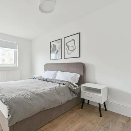Image 5 - Redmayne House, Sidney Road, Stockwell Park, London, SW9 0TP, United Kingdom - Apartment for rent