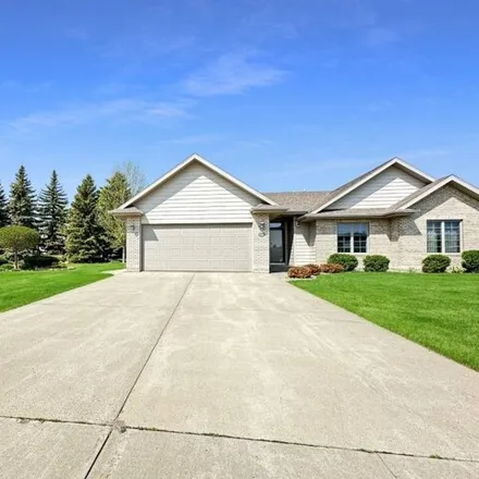 Buy this 3 bed house on 1517 10th Street Southeast in Minot, ND 58702