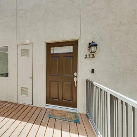 Buy this 3 bed condo on 675 36th Street in Bakersfield, CA 93301
