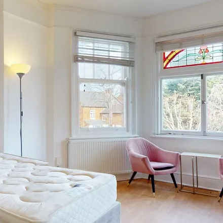 Rent this studio apartment on 36 Exeter Road in London, NW2 3UH