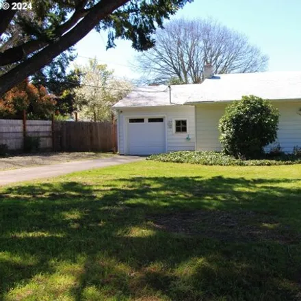 Buy this 2 bed house on Greenwood Avenue in Grants Pass, OR 97506