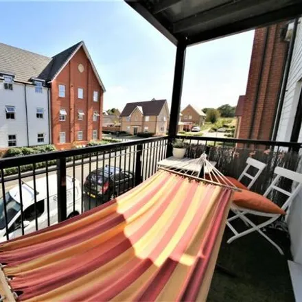 Image 2 - Augusta Road, Stanford-le-Hope, SS17 0FB, United Kingdom - Apartment for rent