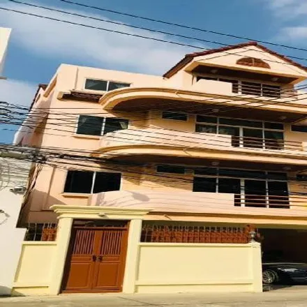 Rent this 4 bed house on 7-Eleven in Pridi Banomyong 44, Vadhana District
