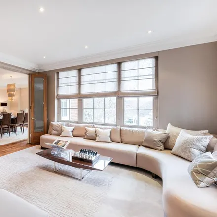 Rent this 6 bed apartment on Abbey Lodge in Park Road, London