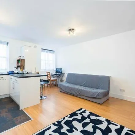 Image 3 - 39 Usher Road, Old Ford, London, E3 2HB, United Kingdom - Apartment for sale