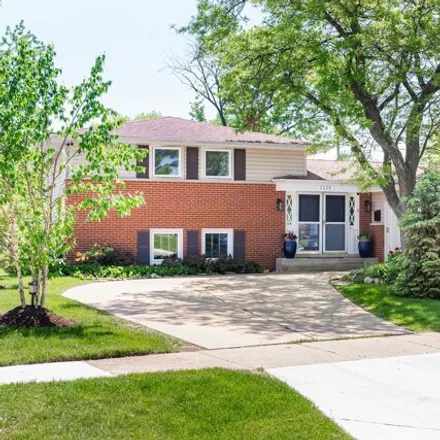 Buy this 3 bed house on 2279 Champlain Street in Arlington Heights, IL 60004