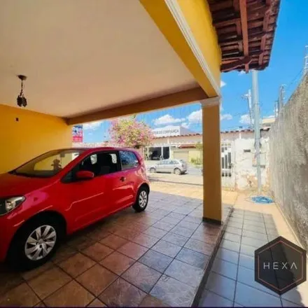 Buy this 3 bed house on Rua C-176 in Parque Amazonia, Goiânia - GO