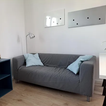 Rent this 1 bed apartment on Assenheimer Straße 21 in 60489 Frankfurt, Germany