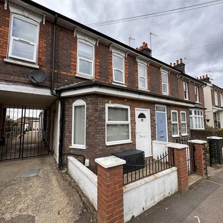 Rent this 3 bed house on Great Northern Road in Dunstable, LU5 4BP