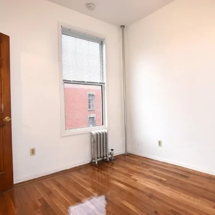 Image 2 - 688 Manhattan Avenue, New York, NY 11222, USA - Apartment for rent