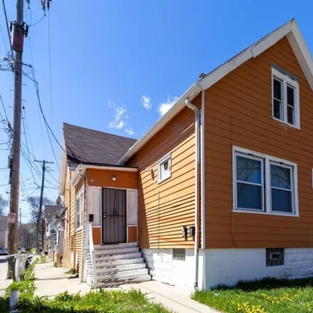 Buy this studio house on 1323 in 1323A South 19th Street, Milwaukee
