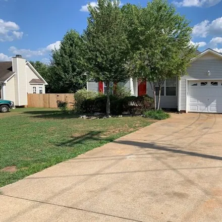 Rent this 3 bed house on 1370 Venessa Drive in Clarksville, TN 37042