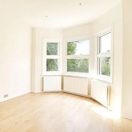 Image 3 - Strada, Topsfield Parade, Tottenham Lane, London, N8 9DE, United Kingdom - Apartment for rent