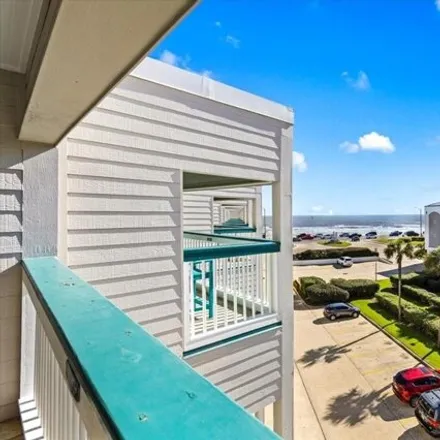 Image 4 - Casa Del Mar Beachfront Suites, 6102 Seawall Boulevard, Galveston, TX 77551, USA - Condo for sale