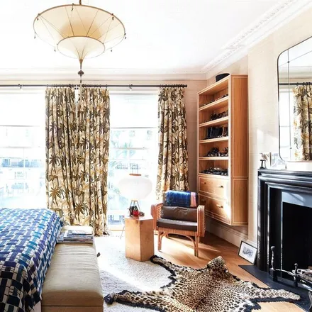 Rent this 1 bed townhouse on 28 Sutherland Place in London, W2 5DN