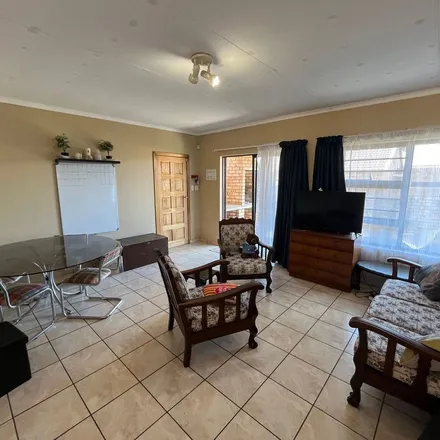 Image 3 - Eeufees Road, Bayswater, Bloemfontein, 9300, South Africa - Townhouse for rent