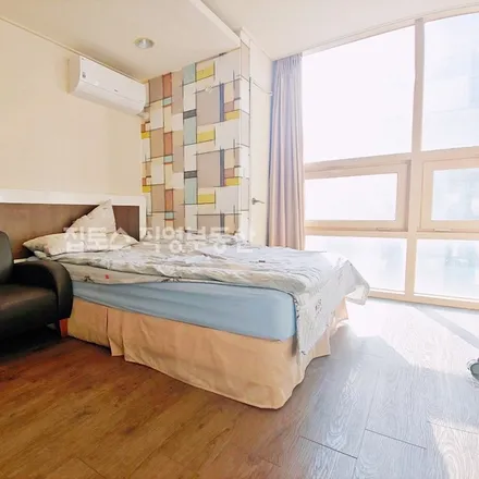 Rent this studio apartment on 서울특별시 강남구 역삼동 708-16