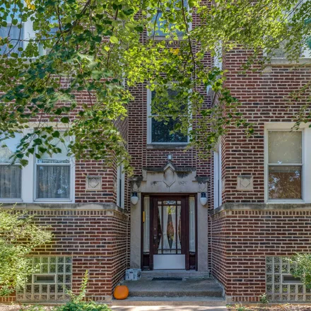 Buy this 2 bed house on 4855-4857 North Hoyne Avenue in Chicago, IL 60625