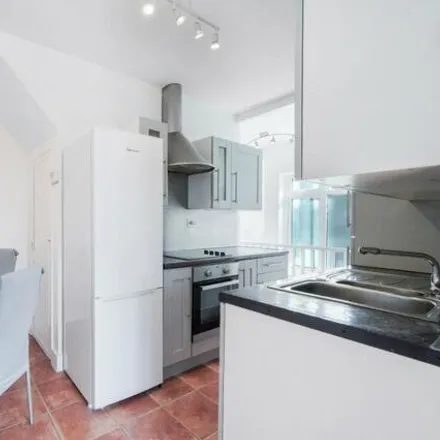 Image 2 - Lennox Gardens, Dudden Hill, London, NW10 1AA, United Kingdom - Room for rent