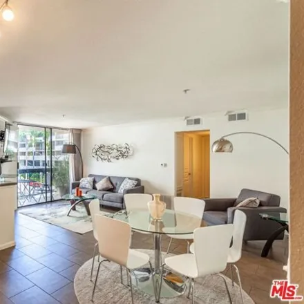 Rent this 2 bed condo on 7324 Hawthorn Avenue in Los Angeles, CA 90046