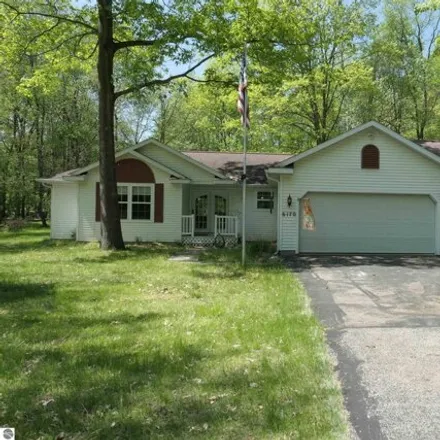 Buy this 3 bed house on 6154 Fox Run Circle in Morton Township, MI 49346