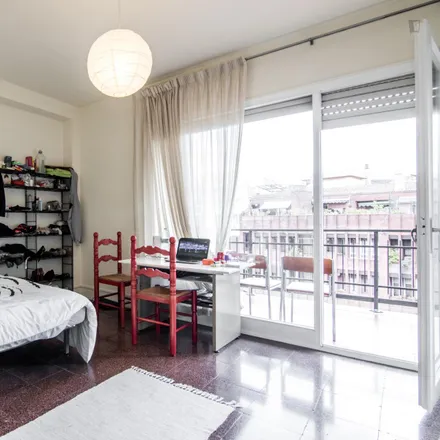 Rent this 4 bed room on La Catalana in Gran Via de Carles III, 08001 Barcelona