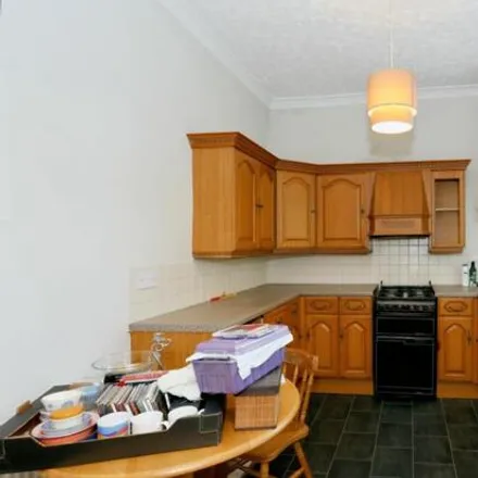 Image 4 - 102 London Road, Newcastle-under-Lyme, ST5 1NB, United Kingdom - Townhouse for sale