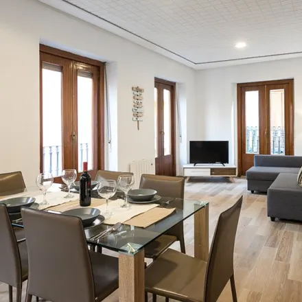 Rent this 3 bed apartment on Carrer del Poeta Llombart in 46001 Valencia, Spain