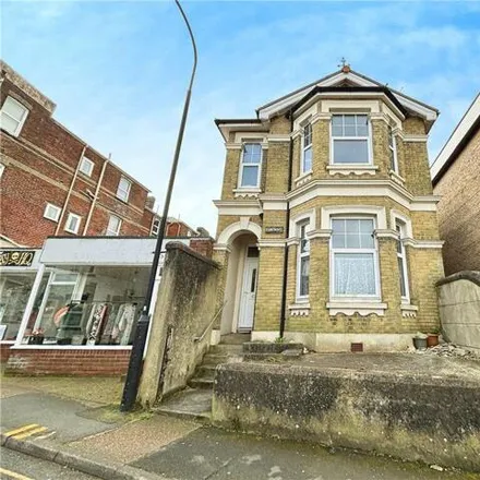 Buy this 3 bed house on 2A Victoria Avenue in Luccombe, PO37 6NL