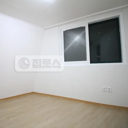 Rent this 2 bed apartment on 서울특별시 강남구 역삼동 663-31