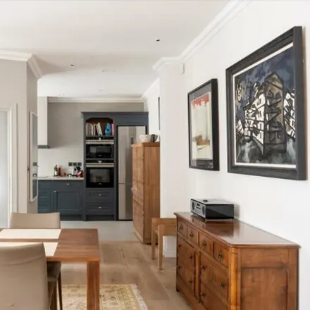 Image 3 - 26 Coleherne Mews, London, SW10 9AN, United Kingdom - Townhouse for sale