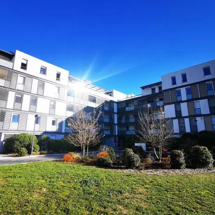 Rent this 3 bed apartment on 53 Rue Henri Ebelot in 31200 Toulouse, France