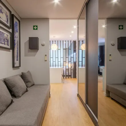 Image 2 - Campo 24 de Agosto, 4000-015 Porto, Portugal - Apartment for rent