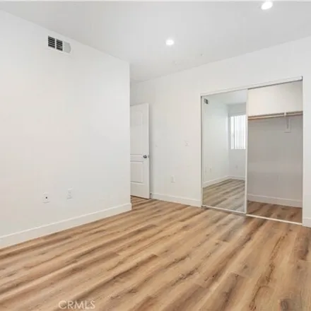 Image 4 - 11380 Tiara Street, Los Angeles, CA 91601, USA - Townhouse for rent