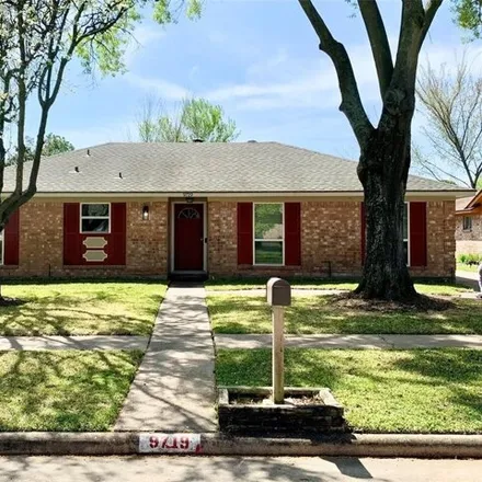 Rent this 3 bed house on 9759 Railton Street in Houston, TX 77080