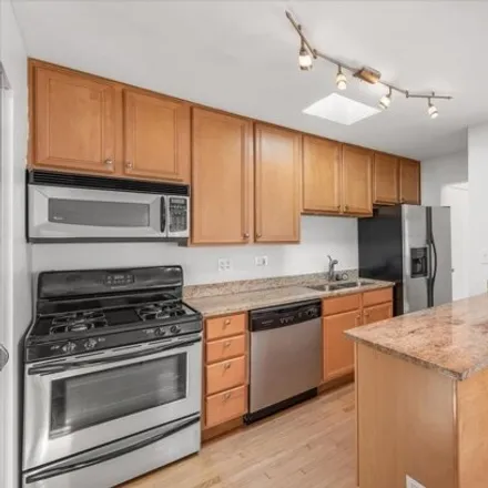 Image 3 - 7610 N Rogers Ave Unit 102, Chicago, Illinois, 60626 - Condo for rent