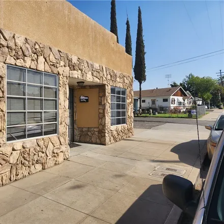 Buy this studio duplex on 484 North Sunnyside Street in Porterville, CA 93257