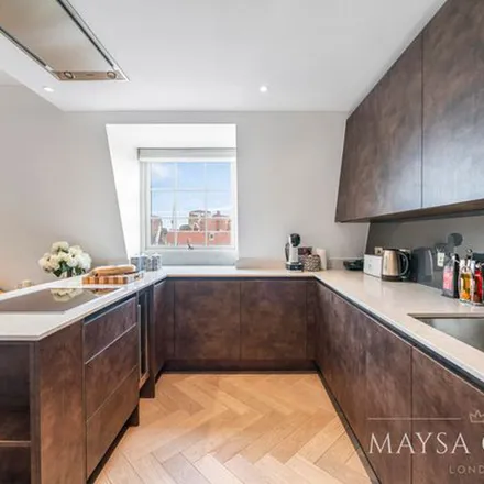 Rent this 2 bed apartment on Sussex Gardens in London, W2 3UD
