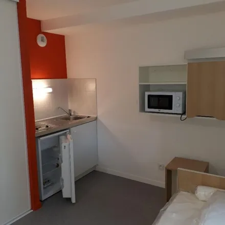 Image 2 - 1 Rue de Bellevue, 01100 Oyonnax, France - Apartment for rent