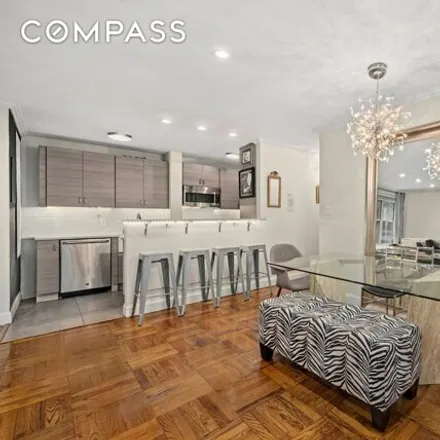 Image 3 - 302 East 88th Street, New York, NY 10128, USA - Apartment for sale