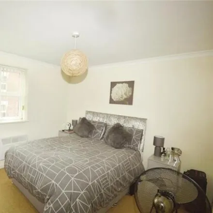 Image 5 - 23 Haden Hill, Wolverhampton, WV3 9PT, United Kingdom - Apartment for sale