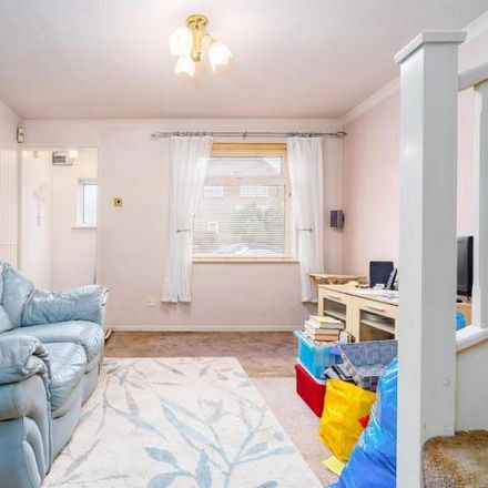 Rent this 2 bed house on Goldcrest Close in Luton, LU4 0UA