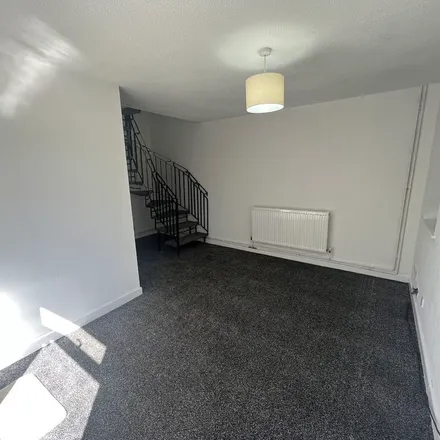 Image 2 - Maunleigh, Mansfield Woodhouse, NG19 0PP, United Kingdom - Apartment for rent