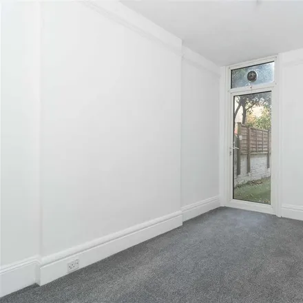 Image 7 - Browning Road, Worthing, BN11 4NT, United Kingdom - Apartment for rent