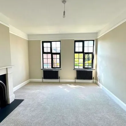 Rent this 2 bed apartment on Stapylton Road in London, EN5 4JJ
