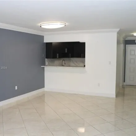 Image 3 - 7000 Northwest 186th Street, Country Club, Miami-Dade County, FL 33015, USA - Condo for rent