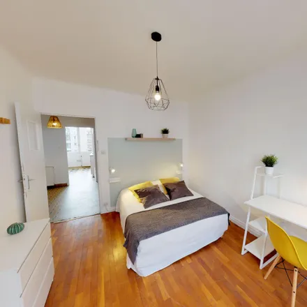 Rent this 3 bed room on 218 Grande rue de la Guillotière