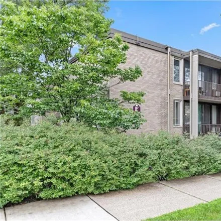 Buy this 2 bed condo on 1405 E 40th St Unit 1F in Minneapolis, Minnesota