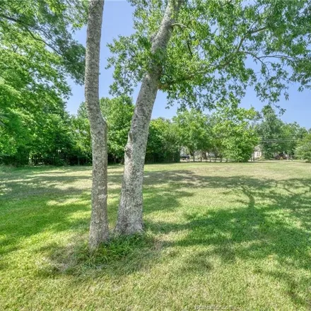 Image 5 - 310 North Texas Street, Madisonville, TX 77864, USA - House for sale